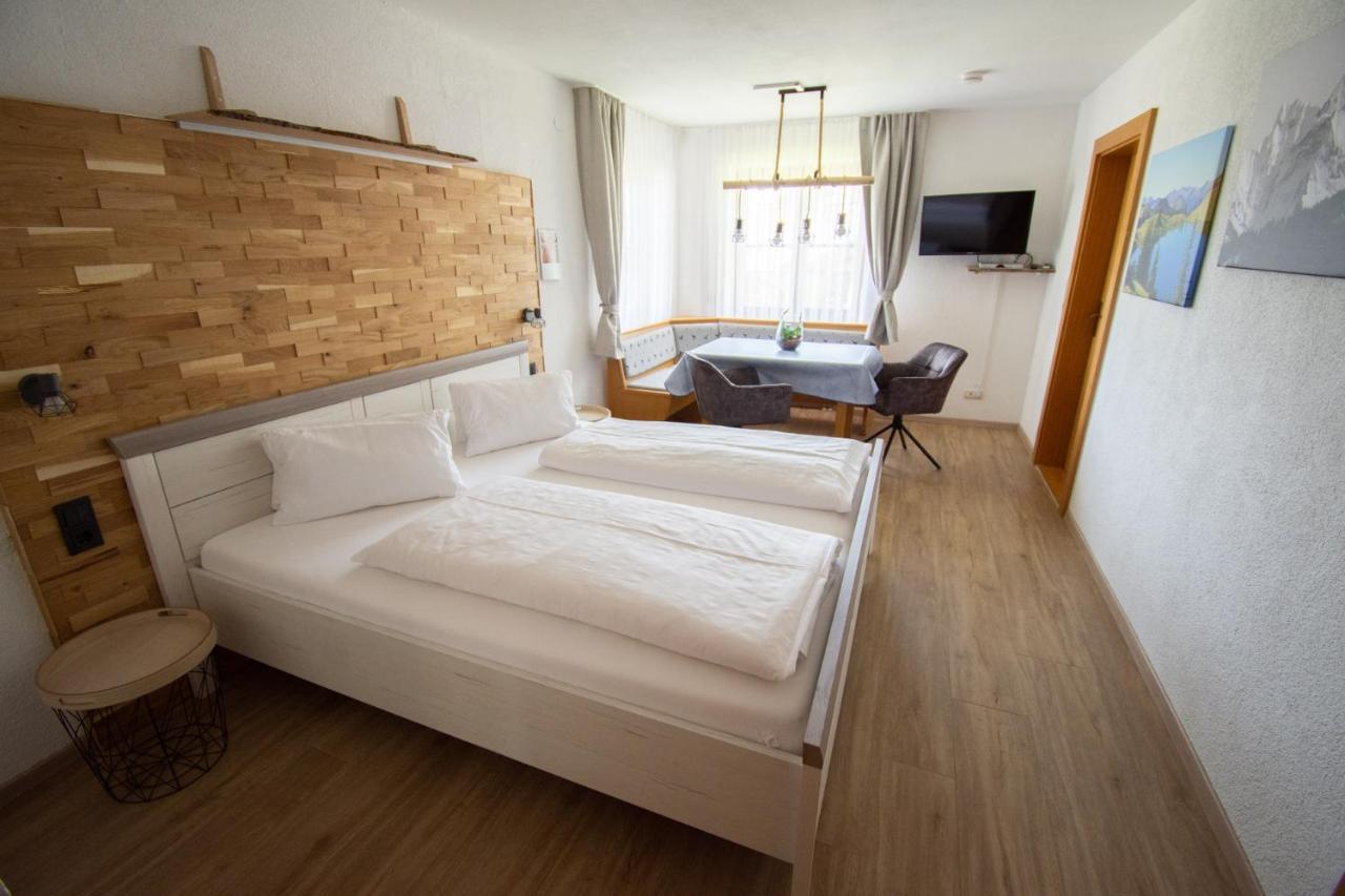 Haus Kristina Appartement Riezlern Buitenkant foto